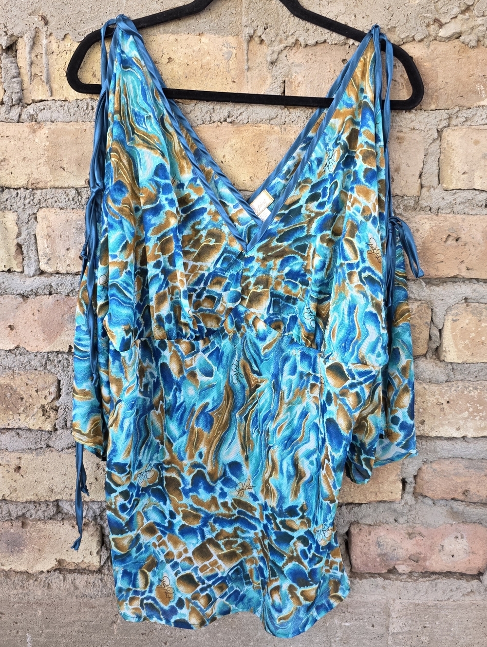 ​Vintage Y2K Baby Phat Abstract Print Cold Shoulder Top- size 2X